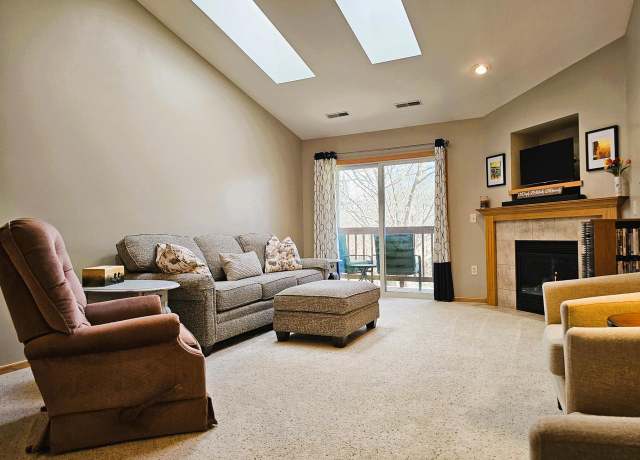Property at 850 Evergreen Dr #8, Hartford, WI 53027, 3 beds, 2 baths