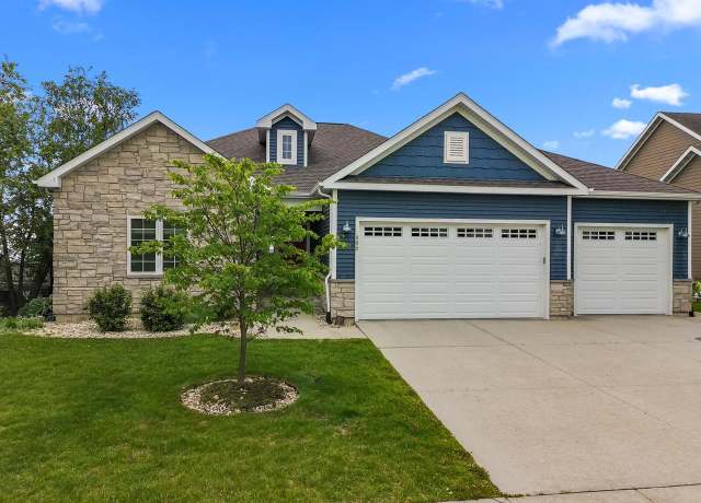 Property at 480 S Boulder Ridge Dr, Lake Geneva, WI 53147, 4 beds, 4 baths