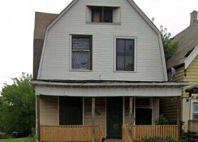 Property at 1940 N 27th St, Milwaukee, WI 53208, 6 beds, 1 bath