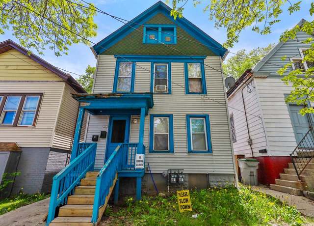 Property at 511 W Maple St, Milwaukee, WI 53204, 7 beds, 3 baths