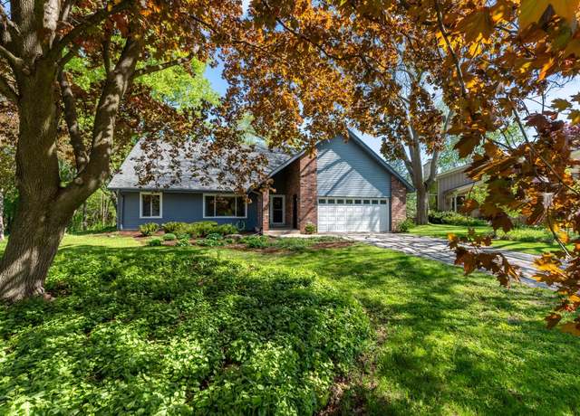 Property at 10331 N Flanders Ct, Mequon, WI 53092, 4 beds, 2.5 baths