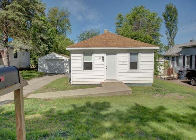 Property at 411 Loomis St, La Crosse, WI 54603, 3 beds, 2 baths