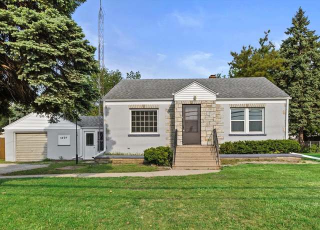 Property at 5424 Green Bay Rd, Kenosha, WI 53144, 3 beds, 1.5 baths