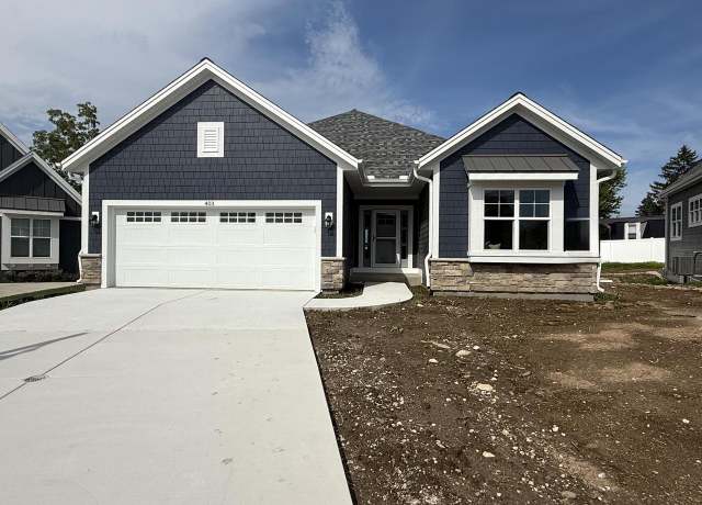 Property at 403 Sandy Cir, Pewaukee, WI 53072, 3 beds, 2 baths