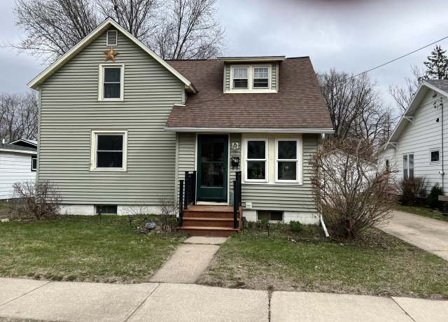 Property at 612 W Oak St, Sparta, WI 54656, 2 beds, 1.5 baths