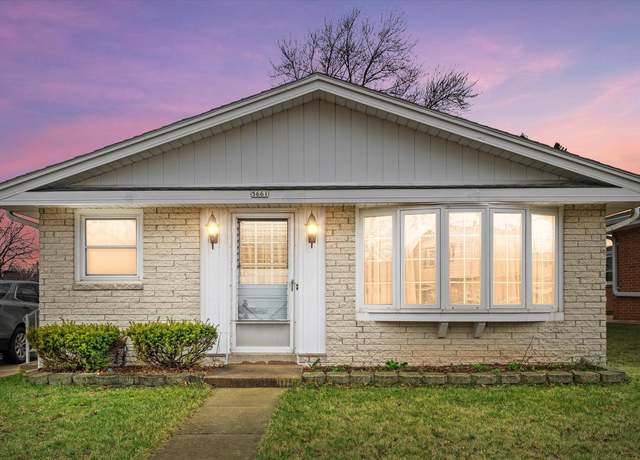 Property at 5661 S 29th St, Milwaukee, WI 53221, 3 beds, 1.5 baths