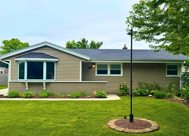 Property at 5619 S Honey Creek Dr, Milwaukee, WI 53221, 3 beds, 1 bath