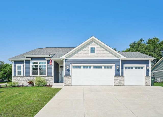Property at 825 Fairway Dr, Twin Lakes, WI 53181, 3 beds, 3.5 baths