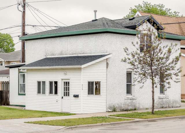 Property at 415 Ferry St, La Crosse, WI 54601, 3 beds, 1.5 baths