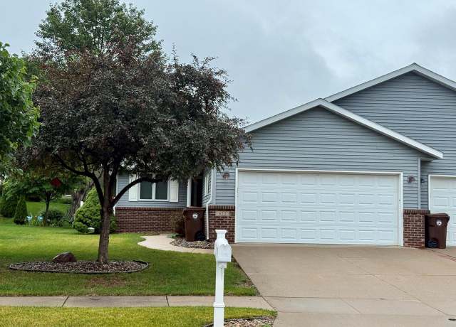 Property at 622 Victoria Ln, Onalaska, WI 54650, 3 beds, 2 baths