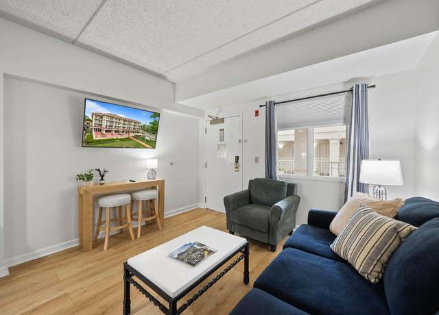 Property at 335 Wrigley Dr #411, Lake Geneva, WI 53147, 1 bed, 1 bath