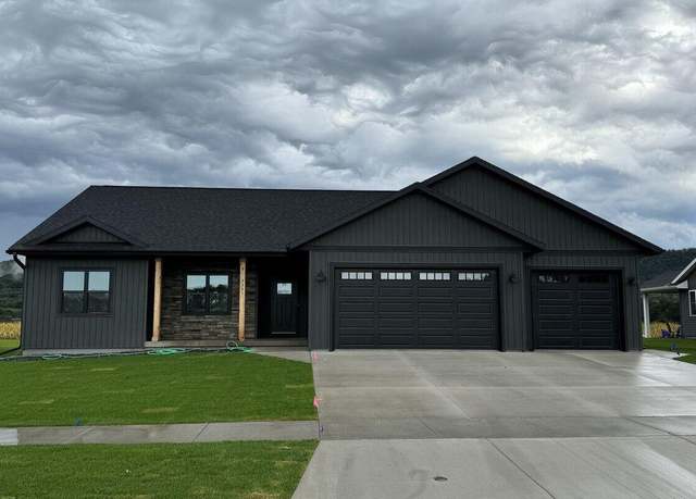Property at 1919 Arches Dr, Holmen, WI 54636, 3 beds, 2 baths