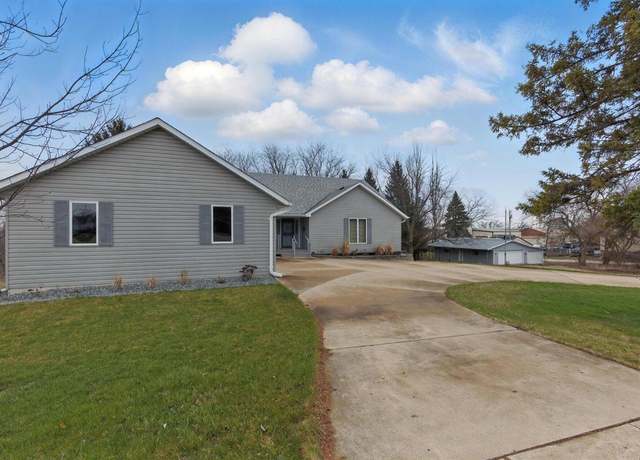 Property at 1401 Lincolnwood Dr, Union Grove, WI 53182, 2 beds, 2 baths