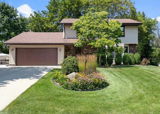 Property at 717 Cardiff Ct, Hartland, WI 53029, 3 beds, 1.5 baths