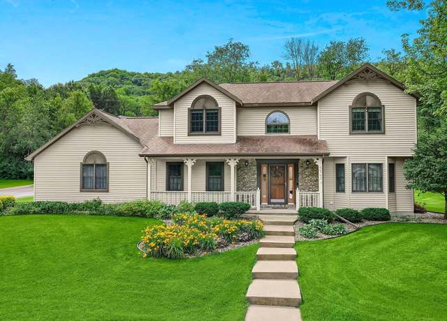 Property at W5543 Southdale Dr, La Crosse, WI 54601, 4 beds, 3.5 baths