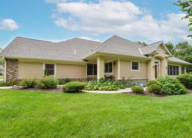 Property at 7973 S Susanna Ct, Franklin, WI 53132, 3 beds, 3 baths