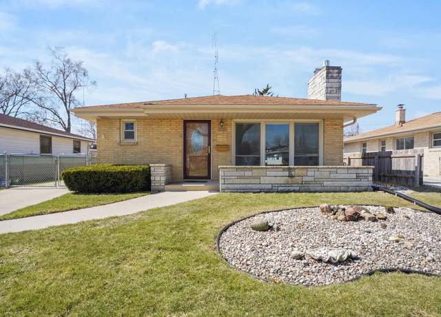 Property at 1720 West Lawn Ave, Racine, WI 53405, 3 beds, 1.5 baths
