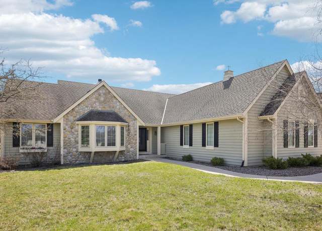 Property at 1617 Legend Cir, Waukesha, WI 53189, 3 beds, 3 baths