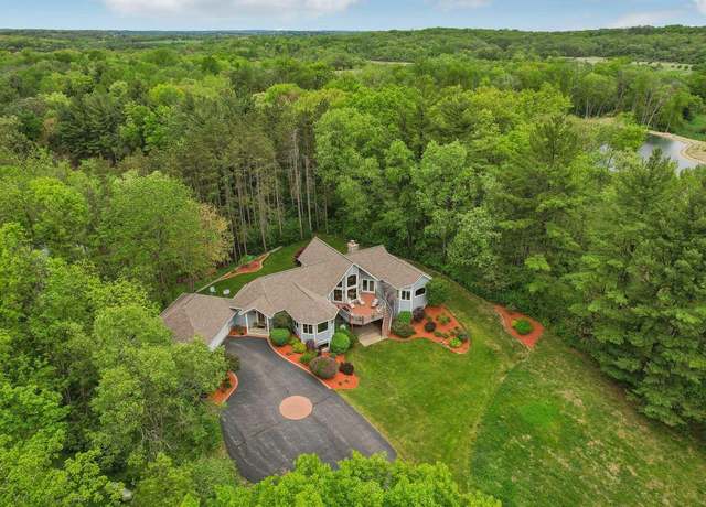 Property at 6430 Briarwood Dr, Burlington, WI 53105, 4 beds, 3 baths