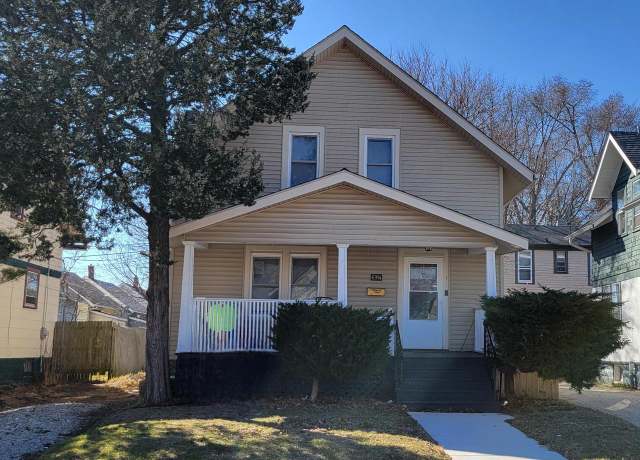 Property at 6914 16th Ave, Kenosha, WI 53143, 3 beds, 3 baths