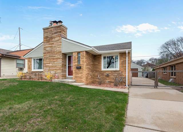 Property at 622 N 95th St, Milwaukee, WI 53226, 3 beds, 2 baths