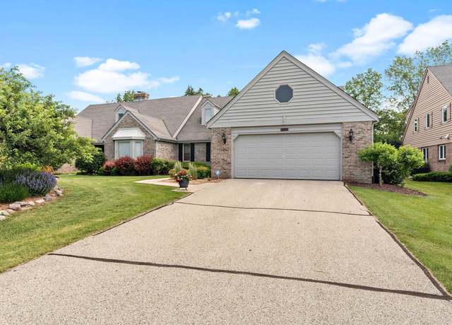 Property at 12332 N Golf Dr, Mequon, WI 53092, 3 beds, 2.5 baths