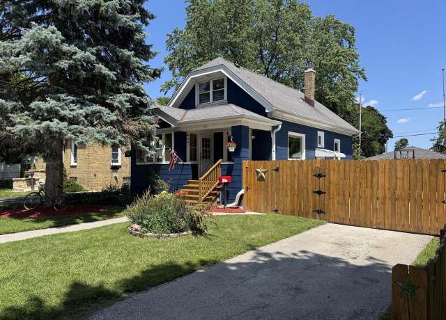 Property at 916 S 85th St, West Allis, WI 53214, 3 beds, 1 bath
