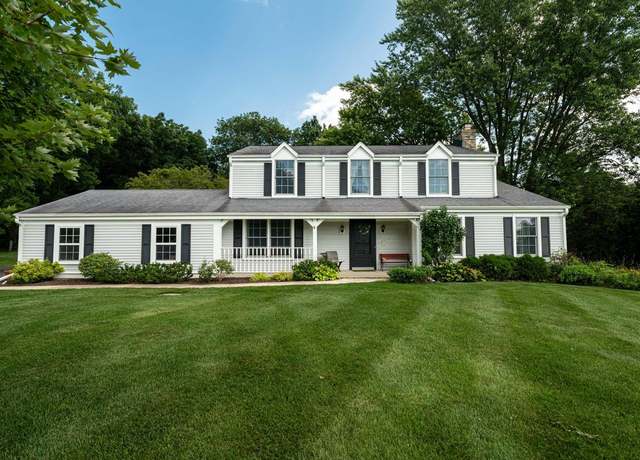 Property at N62W29919 Wayside Ct, Hartland, WI 53029, 4 beds, 2.5 baths