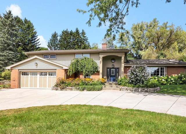 Property at 1365 Bonnie Ln, Brookfield, WI 53045, 4 beds, 2.5 baths