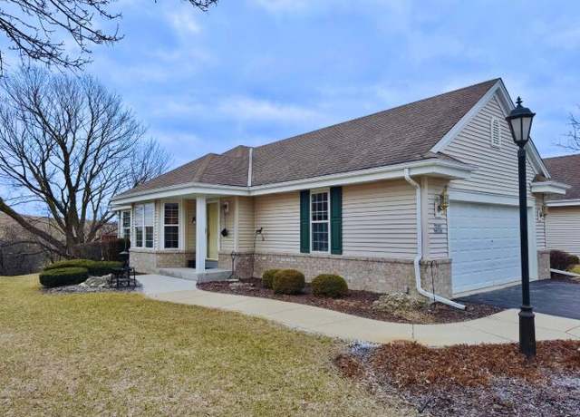 Property at W141N9730 Knollcrest Cir, Germantown, WI 53022, 2 beds, 2.5 baths
