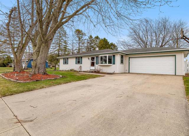 Property at 710 Randolph St, Mishicot, WI 54228, 4 beds, 1.5 baths