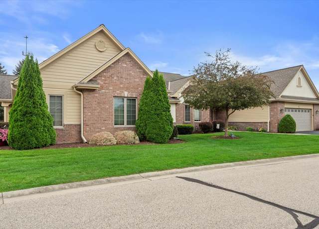 Property at 207 Eagles Cove Cir, North Prairie, WI 53153, 2 beds, 2 baths