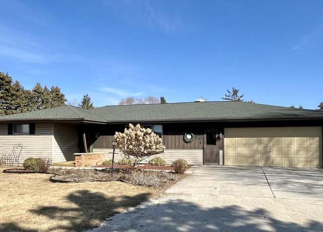 Property at 5001 Lincoln Ave, Two Rivers, WI 54241, 3 beds, 1.5 baths