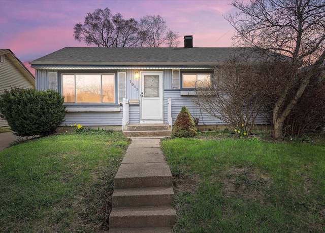 Property at 1809 W Salem St, Milwaukee, WI 53221, 3 beds, 1 bath