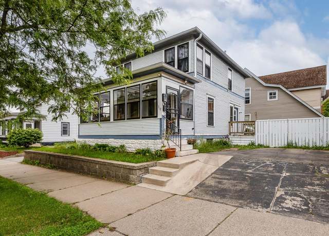 Property at 712 St Paul St, La Crosse, WI 54601, 3 beds, 1 bath