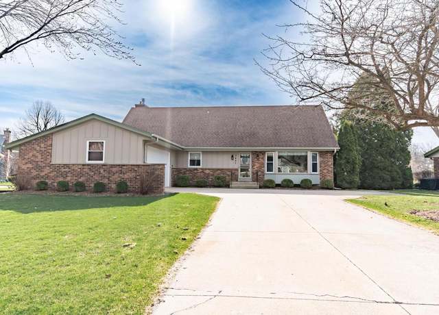 Property at 3451 Oak Tree Ln, Racine, WI 53405, 3 beds, 2.5 baths