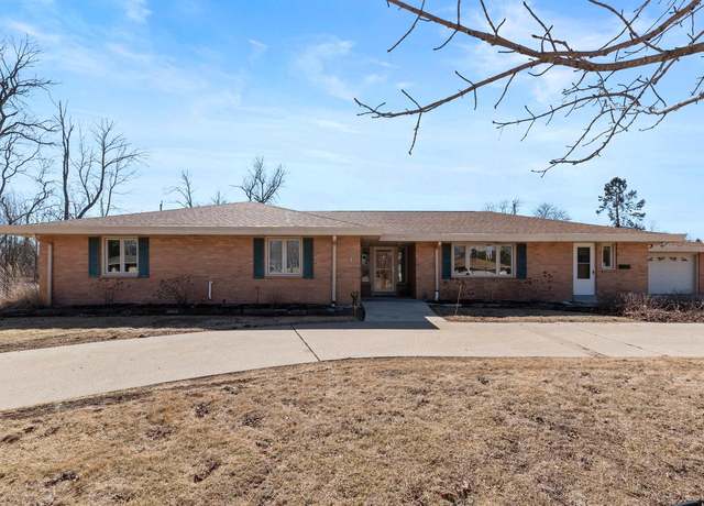 Property at 707 Riverview Dr, Thiensville, WI 53092, 3 beds, 2 baths