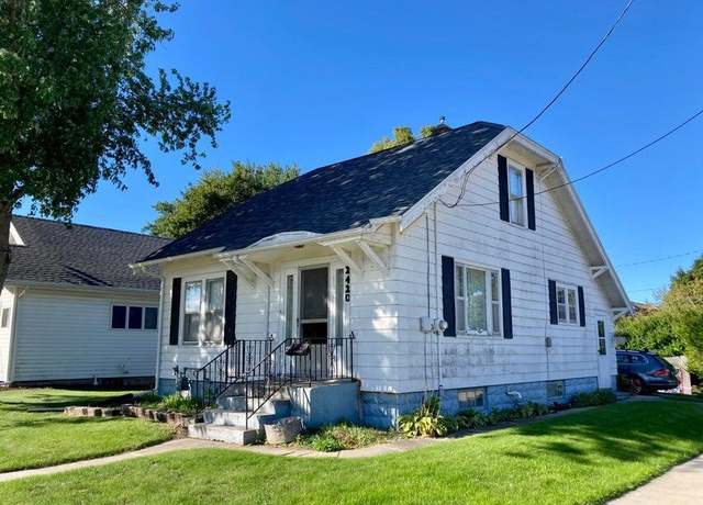 Property at 2420 Lincoln Ave, Two Rivers, WI 54241, 3 beds, 1 bath