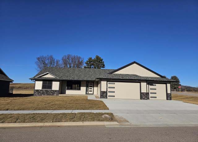 Property at 1009 Valley View Dr, Holmen, WI 54636, 3 beds, 2 baths