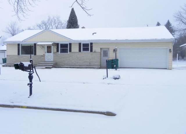 Property at W54N277 Van Buren Dr, Cedarburg, WI 53012, 2 beds, 1 bath