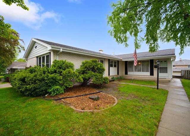 Property at 2016 Coronado St #2018, Waukesha, WI 53189, 5 beds, 2.5 baths