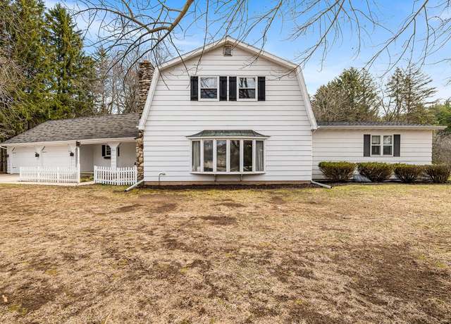 Property at 4915 County Highway Vv, Two Rivers, WI 54241, 4 beds, 4.5 baths