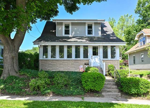 Property at 318 Hyde Park Ave, Waukesha, WI 53188, 3 beds, 1.5 baths