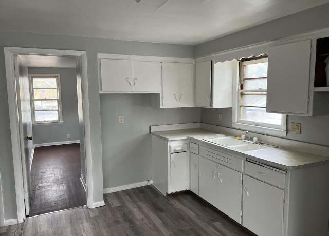 Property at 4566 N 28th St, Milwaukee, WI 53209, 4 beds, 2 baths