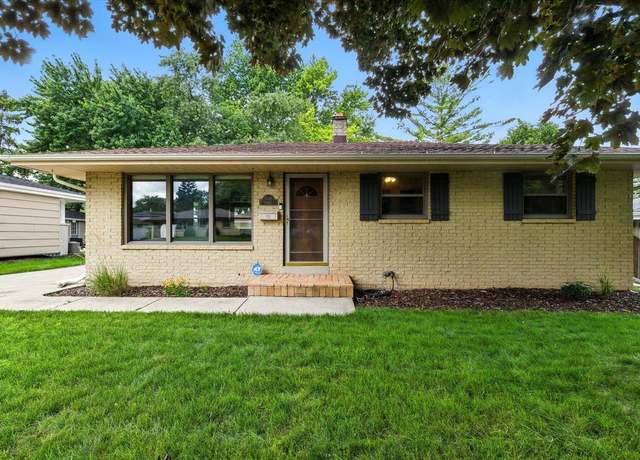 Property at W148N8461 Albert Pl, Menomonee Falls, WI 53051, 3 beds, 2 baths