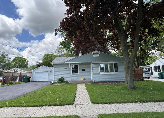 Property at W65N433 Westlawn Ave, Cedarburg, WI 53012, 3 beds, 2 baths
