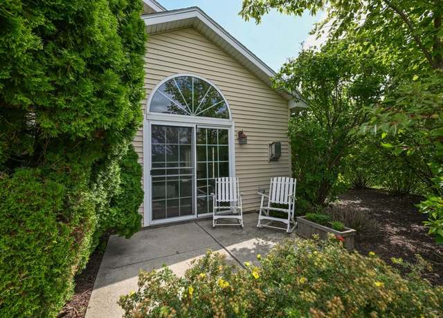 Property at 1166 Quinlan Dr Unit A, Pewaukee, WI 53072, 2 beds, 2 baths