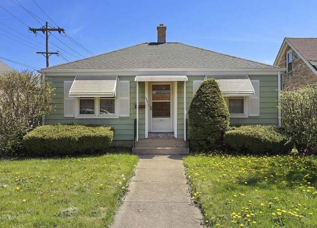 Property at 1215 Lathrop Ave, Racine, WI 53405, 2 beds, 1 bath