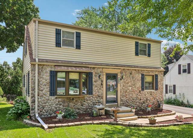 Property at 980 Adelmann Ave, Brookfield, WI 53045, 3 beds, 2 baths