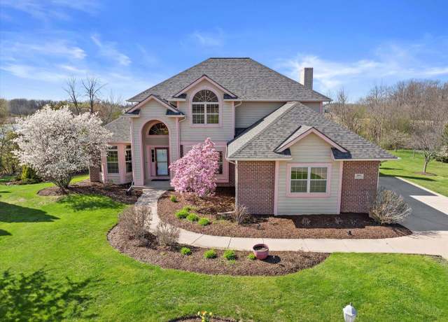 Property at N109W14760 Preserve Pkwy, Germantown, WI 53022, 5 beds, 3.5 baths